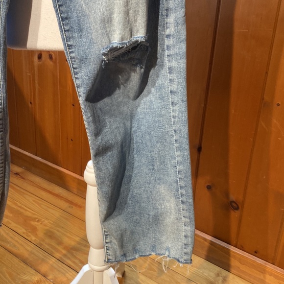 Mom Jeans - Picture 4 of 11